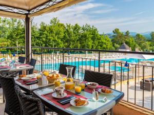 Maisons de vacances Villa in Fayence with Private Pool & Bubble Bath : photos des chambres