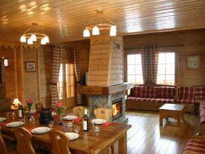 Chalets Chalet with fireplace in Alpe d'Huez : photos des chambres