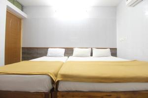 JKS DELUXE LODGE