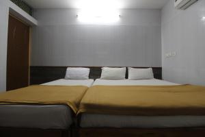 JKS DELUXE LODGE