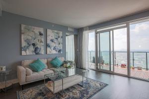 Luxury view in Toronto Downtown 3 Bedroom 2.5 Bathroom 1 Parking
