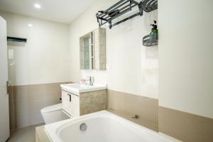 The Valley - Westlake Apartment