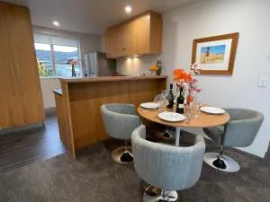 Plymouth Central City 2 Bedroom Apartments - Oakura