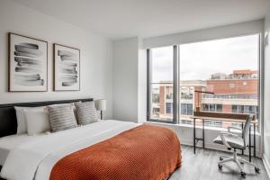 Navy Yard 2br w wd nr Nationals Park bars WDC-706