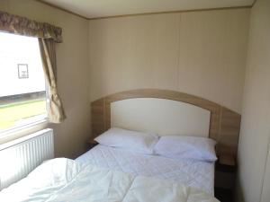 Kingfisher : Horizon II:- 8 Berth, Close to site entrance