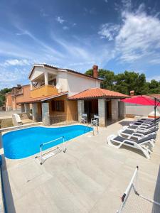 Villa Family