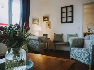 STAY HAPPY at MILA'S - Kenzingen