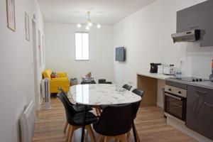 Appartements Le PERPInB - 6 personnes - Bureau & wifi : photos des chambres