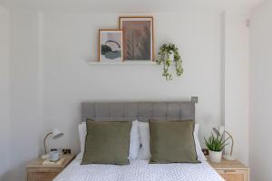 MODERN LUXE APT just 10 MINS from TOWER BRIDGE! EASY ACCESS TO TUBE AND BUS