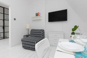 Bright Studio Praga close to PGE Narodowy Warsaw by Renters