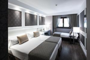 Triple Room (3 Adults) room in Catalonia Magdalenes