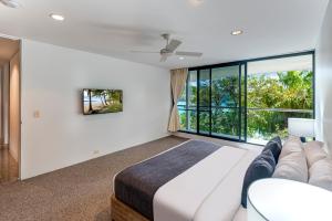 Waves 1 Hamilton Island - Ocean Views and buggy