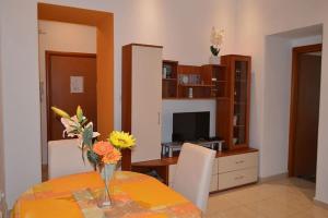 Quiet Haven*** Rijeka Center: Cozy & Spacious, King XL Bed, Pomerio 23