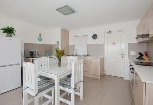 Luxury Beachfront Apartment in Big Bay- 2 bedroom