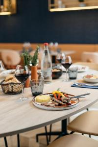 Hotels Kyriad Metz Centre - Restaurant Moze : photos des chambres