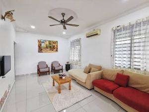 Ipoh stadium 1minwahkeongpark simee 18pax bungalow cottage