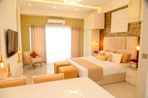 Ocean Breeze - UDAYA Luxury Apartments