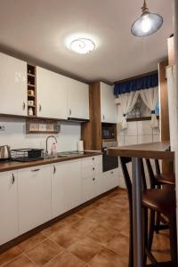 The House with the BellКъщата с камбанката