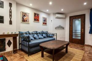 The House with the BellКъщата с камбанката