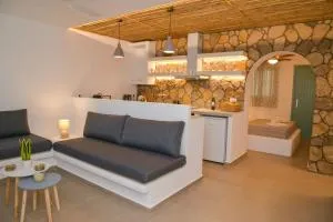 Mylopetra Milos Suites - 特里皮蒂