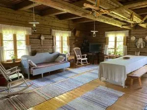 Laattajan Pirtti vuokramökki 1-5 henkilölle - Suomussalmi