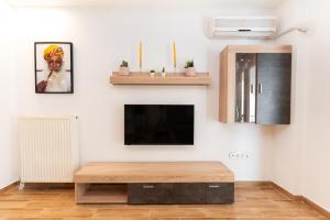 Modern Apartment, Short Walk to Acropolis Sites