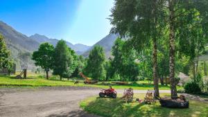 Anouste Lou Bercail - cocon entièrement rénové avec vue sur la montagne