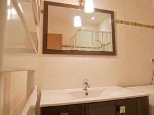 Appartement Calme avec Internet, Proche Commerces et Plages, 3 Étoiles, Ménage Inclus - FR-1-418-95