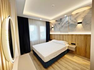 Kemer Sunrise Suit