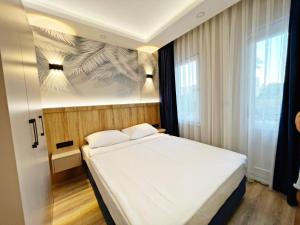 Kemer Sunrise Suit