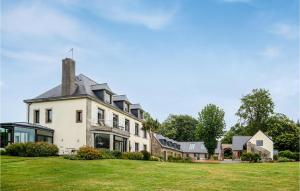 obrázek - Beautiful Apartment In Concarneau With Wifi, 1 Bedrooms And Heated Swimming Pool