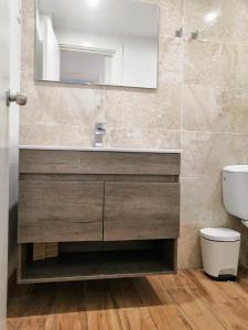 Central & renovated 3-bedroom flat