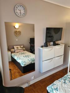 CHAMBRE DE 11 M2 AVEC BALCON