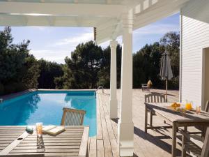 Villas Villa with private swimming pool, near beach : photos des chambres