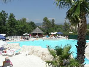 Maisons de vacances Holiday Home in Fayence with Pool & Tennis : photos des chambres