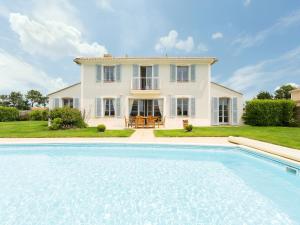 Villas Spacious villa with private swimming pool near a golf course : photos des chambres