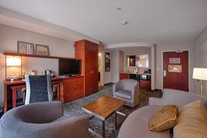 1 Bedroom 2 room Suite, 1 King, Sofa bed room in Courtyard Wall at Monmouth Shores Corporate Park