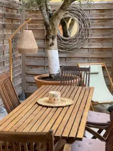 Maison de maître dans le village, bord de mer - Claira