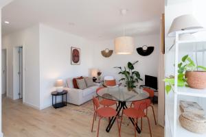 FLH Alcântara Comfy Flat with Balcony