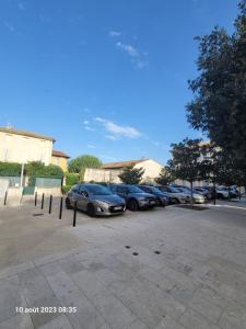 Hotels KYRIAD ORANGE Centre Ville - HOTEL & RESTAURANT & BAR - La Galerie d'Art des Princes - Provence Alpes Cote d'Azur - France - Proche A7-A9 - exit21- Chateauneuf-du-Pape Avignon Bollene Nimes - 24h-24h : photos des chambres
