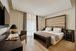 Deluxe Double or Twin Room room in The Square Milano Duomo