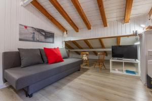 Aposa Little House