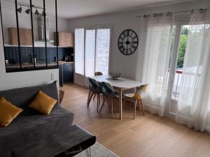 Appartements Centre, Soulages, Amphitheatre - clim balcon parking : photos des chambres