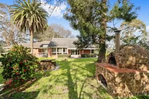 Chatsworth House by Ready Set Stay - Merricks