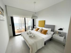 Sunset Waves 3 by United Renters