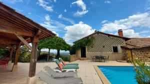Maisons de vacances Vue et piscine privee dans le Beaujolais : photos des chambres
