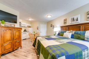 Dtwn Gatlinburg Studio Pool Access!