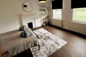 Luxury, Spacious 1 Bedroom Flat