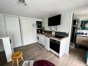 Appartements LE GAUGUIN, T2 Cosy, 2-4 Pers, a 300m des plages : photos des chambres