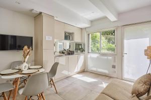 Residence Cosy Appartement Le Marais Place des Vosges (Sainte Anastase)